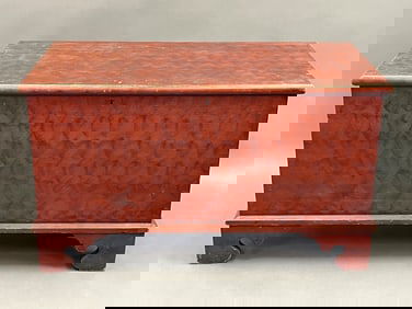 19TH C POPLAR BLANKET BOX IN LOVELY ORIGINAL DECORATIVE PAINT