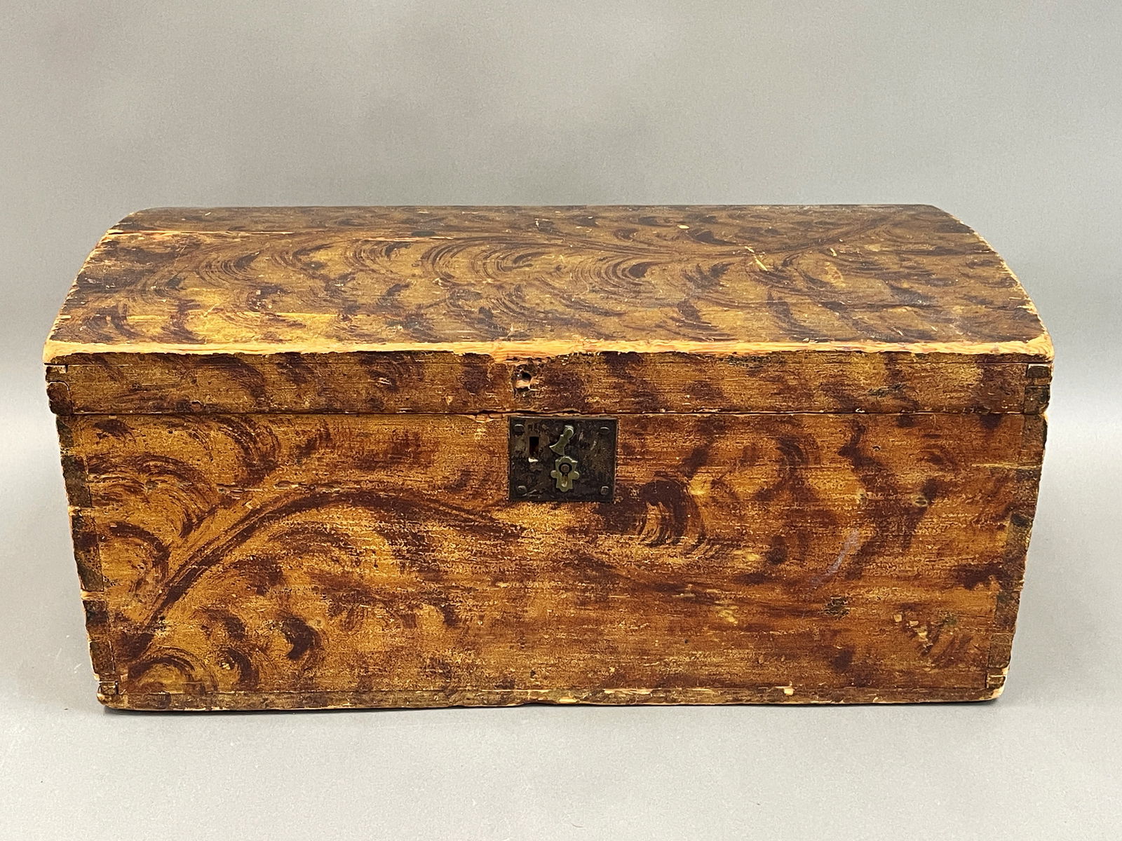 24" DOME TOP BOX IN EXUBERANT PAINT: 24" DOME TOP BOX IN EXUBERANT PAINT 24" x 12" x 11"T