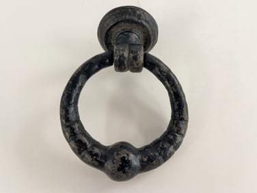 18THC IRON RING SHAPED DOOR KNOCKER
