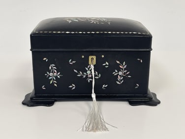 19TH ENGLISH PAPER MACHE TEA CADDY
