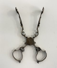 BEAUTIFUL C. 1700 SILVER WILLIAM & MARY SUGAR TONGS ENGRAVED W R K, OWNERS