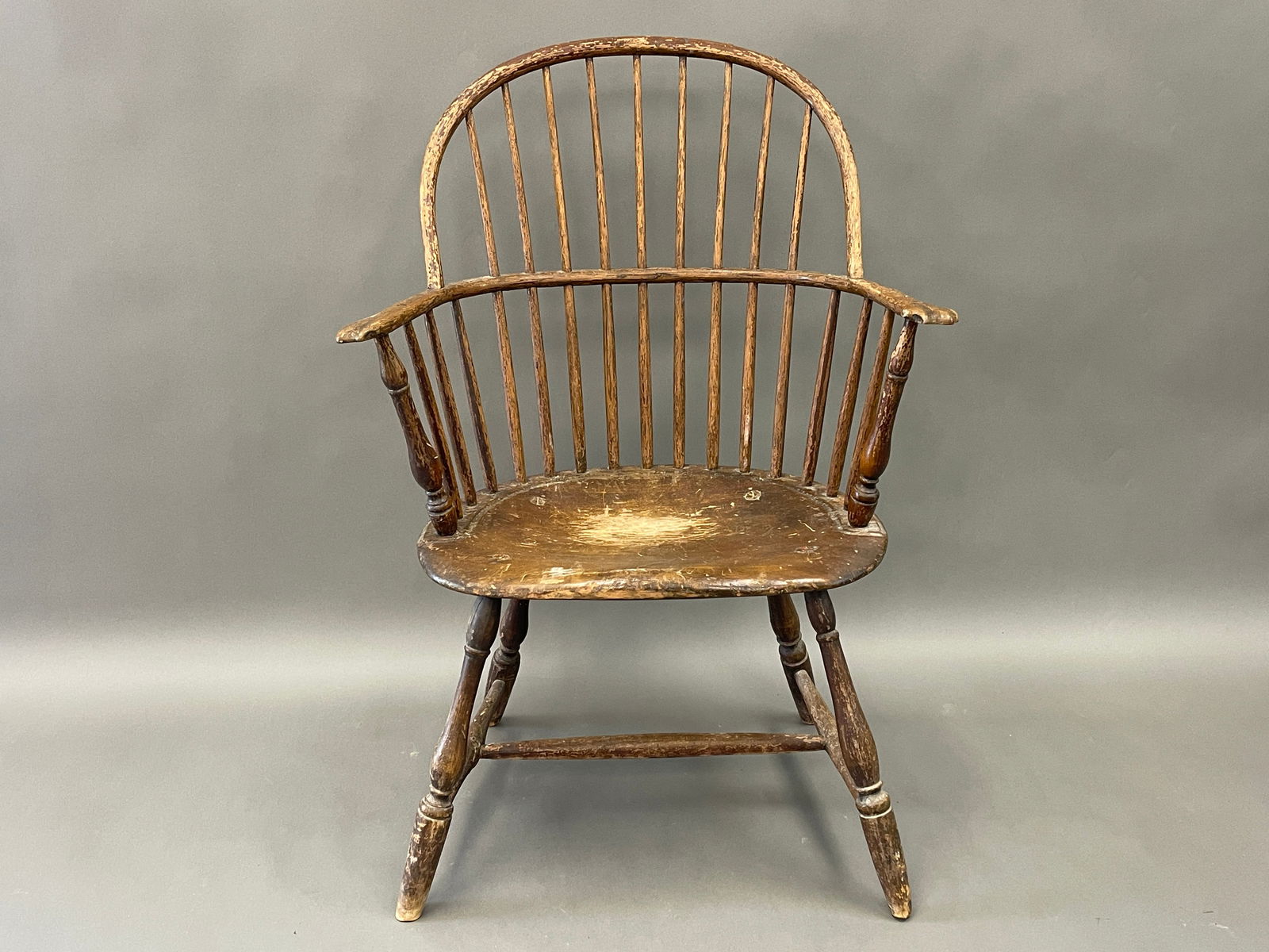18TH C MA. SACK BACK WINDSOR ARMCHAIR (1 of 5)
