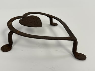 HEART SHAPED FIREPLACE IRON TRIVET