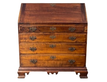 18TH C TIGER MAPLE CHIPPENDALE SLANT FRONT DESK, NICE INTERIOR, BOLD FIGURAL MAPLE, ORIGINAL OGEE