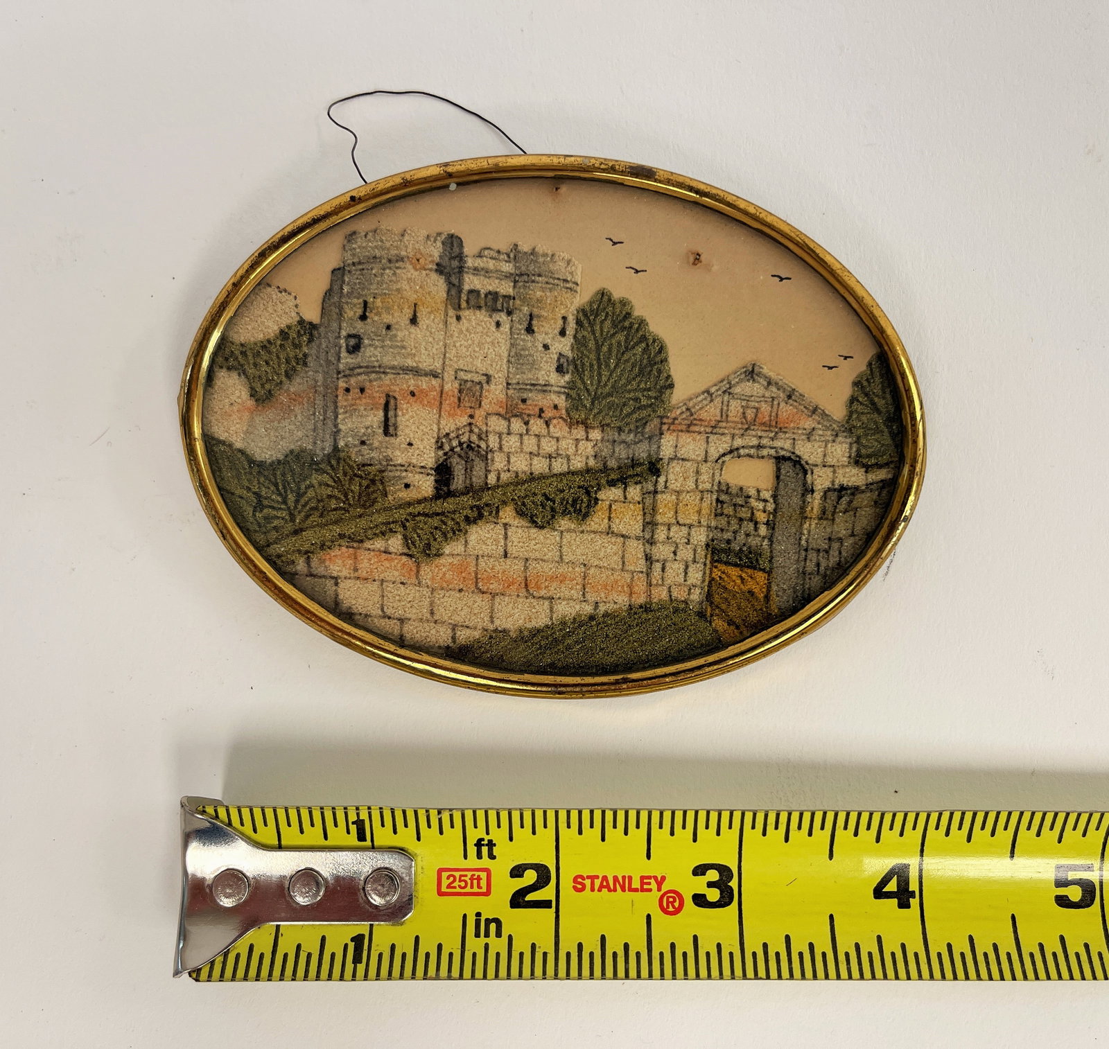 MINIATURE SAND PAINTING OF CRANROOK CASTLE, ISLE OF WIGHT, ENGLAND: MINIATURE SAND PAINTING OF CRANROOK CASTLE, ISLE OF WIGHT, ENGLAND 3 X 4