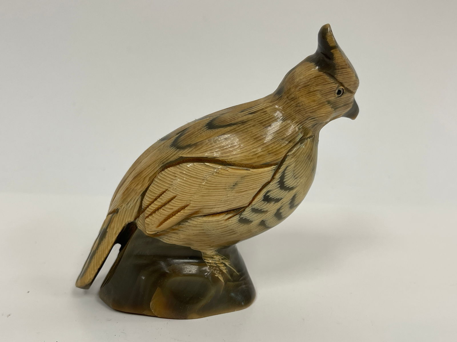 SAILOR CARVED BIRD CARVING: SAILOR CARVED BIRD CARVING OF BONE OR TOOTH 3.5" x 4"