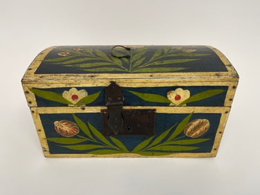 SMALL DECORATED DOME TOP BOX