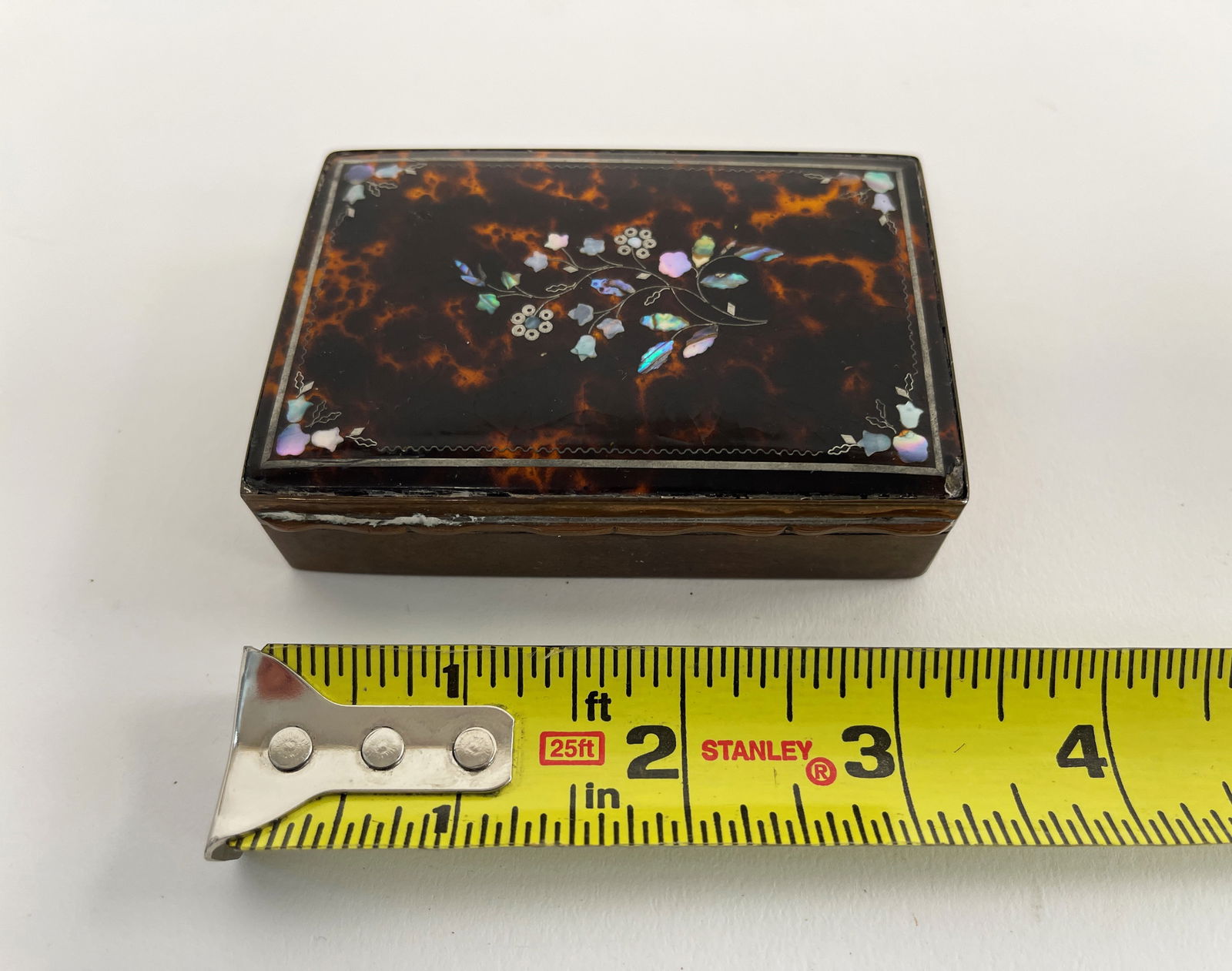 BEAUTIFUL INLAID TOPPED BRASS SNUFF BOX 3 X 5 (1 of 4)