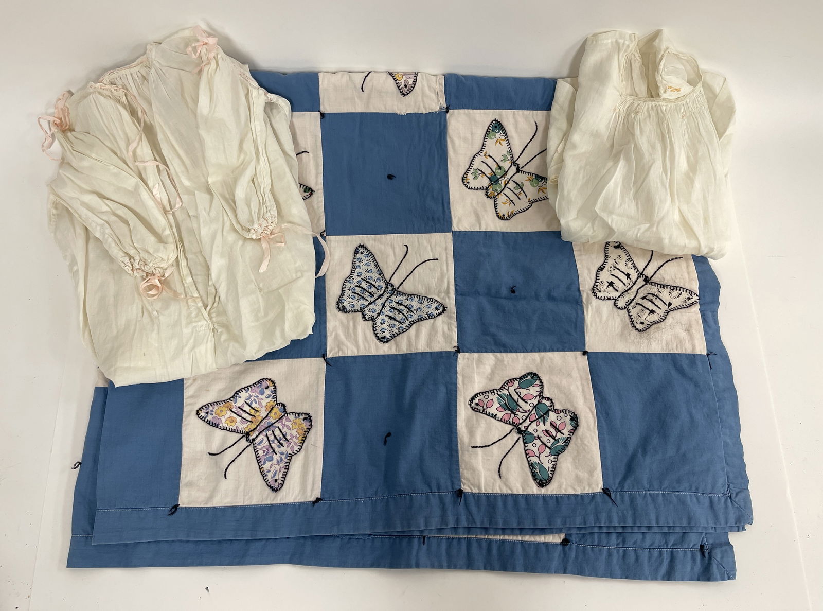 BABY QUILT , ONE GOWN (1 of 3)