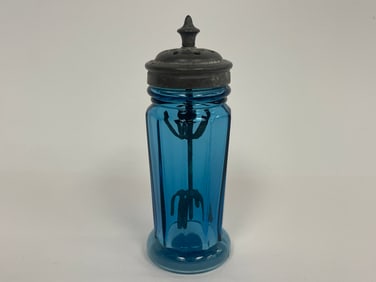 LARGE TEAL BLUE SANDWICH GLASS PANELED SALT W/ INTERIOR ROTATOR