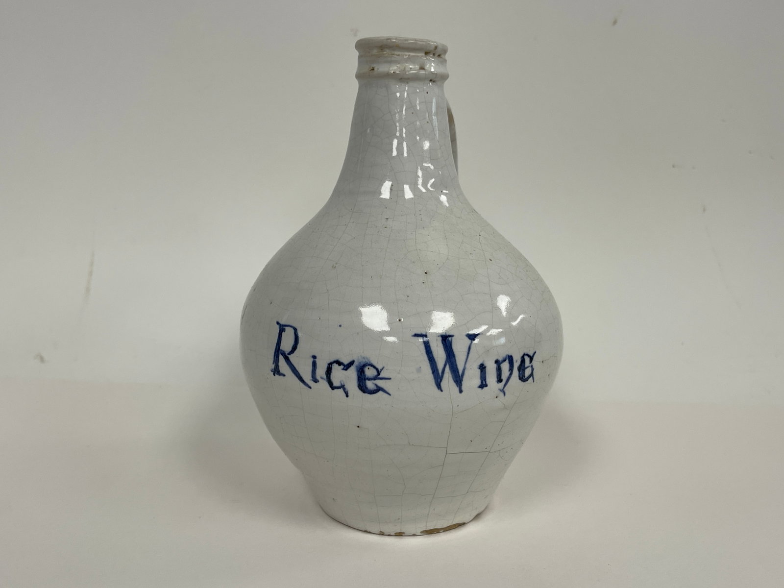 DUTCH 17THC STYLE WHITE DELFT BOTTLE WORDED RICE WINE: DUTCH 17THC STYLE WHITE DELFT BOTTLE WORDED RICE WINE8" x 5"