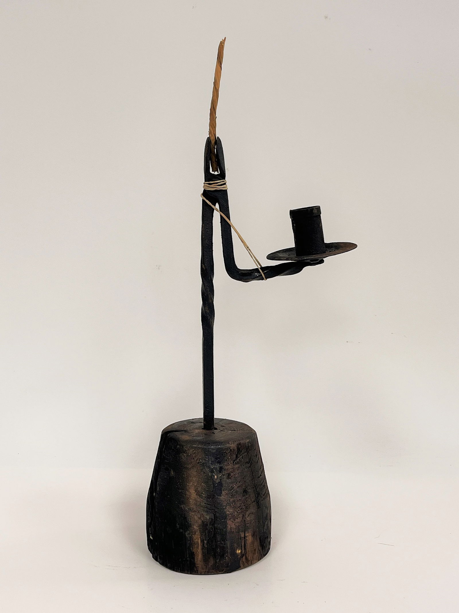 17TH OR 18THC FORGED IRON RUSH LIGHT W/ CANDLE SOCKET & DRIP PAN & ORIGINAL PIECE OF RUSH (1 of 4)