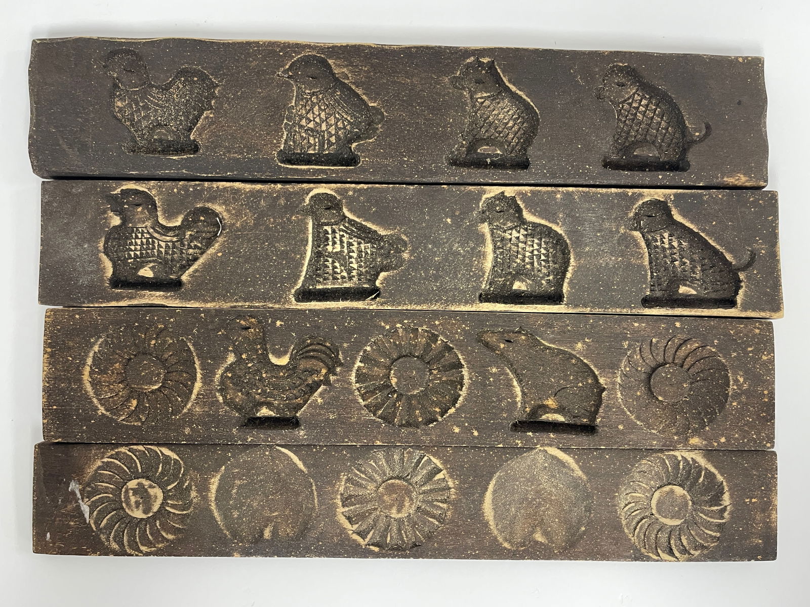 4  HAND CARVED WOODEN MAPLE SUGAR MOULDS (1 of 3)