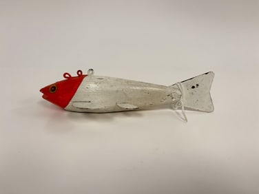 FOLK ART CARVED AND PAINTED FISH DECOY