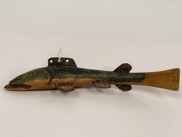 FOLK ART CARVED AND PAINTED FISH DECOY