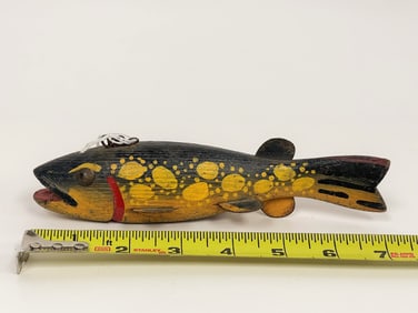 FOLK ART CARVED AND PAINTED FISH DECOY