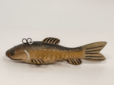 FOLK ART CARVED AND PAINTED FISH DECOY
