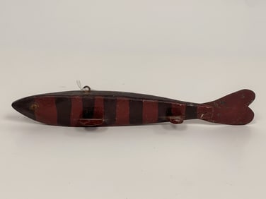 FOLK ART CARVED AND PAINTED FISH DECOY