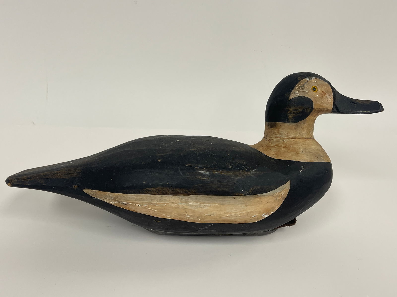 WORKING DECOY OF AN OLD SQUAW DRAKE FROM MAINE 15" X 6": WORKING DECOY OF AN OLD SQUAW DRAKE FROM MAINE15" X 6"