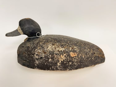 FOLK ART CARVED AND PAINTED DECOY