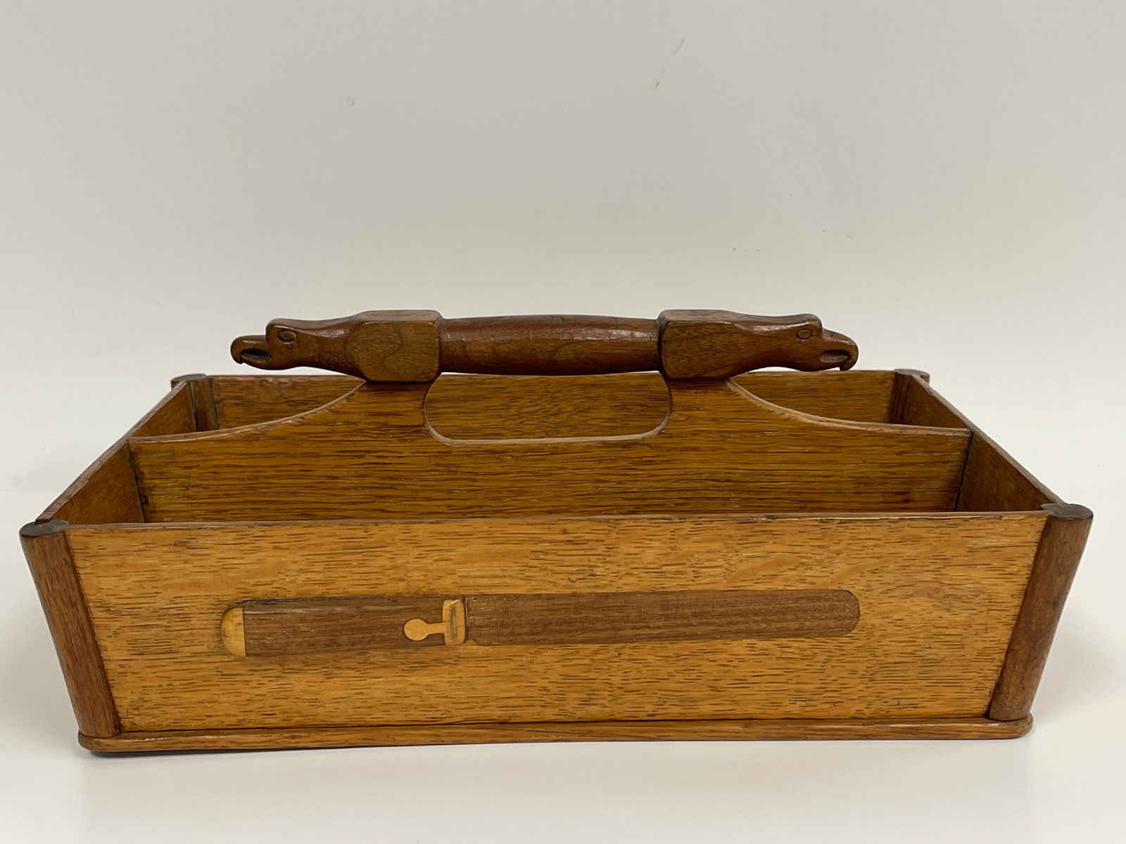 WOODEN CUTLERY TRAY W/ CARVED & INLAID KNIFE & FORK W/ EAGLE FINIALS ON HANDLE: WOODEN CUTLERY TRAY W/ CARVED & INLAID KNIFE & FORK W/ EAGLE FINIALS ON HANDLE 12" X 9" X 7"
