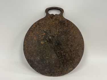 RARE 17THC HEAVY FLAT IRON FIREPLACE GRIDDLE W/ CARRYING HANDLE