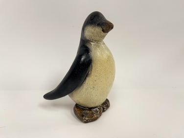 SMALL NICELY CARVED POLYCHROME PENGUIN
