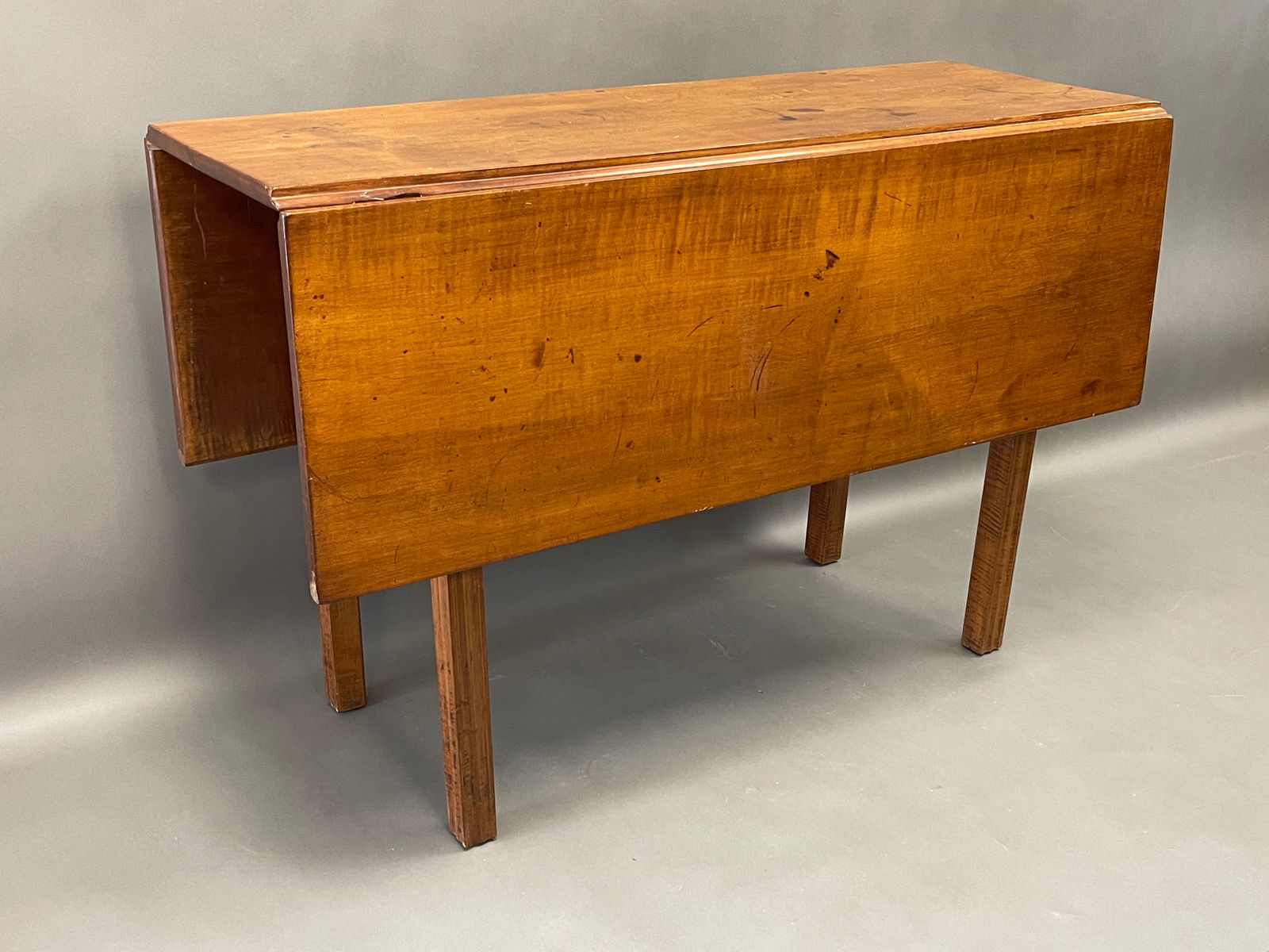 18TH C TIGER MAPLE DINING TABLE (1 of 8)