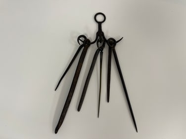 IRON SKEWER HOLDER WITH SIX MISC SKEWERS