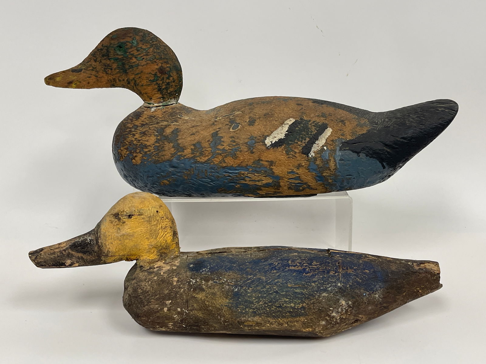 TWO FOLK ART PAINTED DUCK DECOYS (1 of 3)