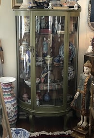 DISPLAY CABINET WITH CURVED FRONT CARVED BACKSPLASH, INTERIOR SHELVES, 30 X 58 X 15