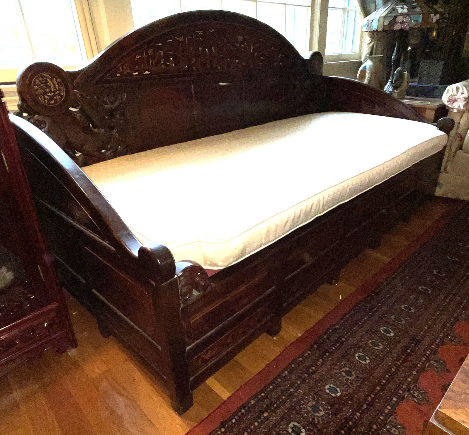 CARVED AND INLAID DECORATED ASIAN CHINOISERIE OPIUM BED USED AS A SOFA (1 of 8)