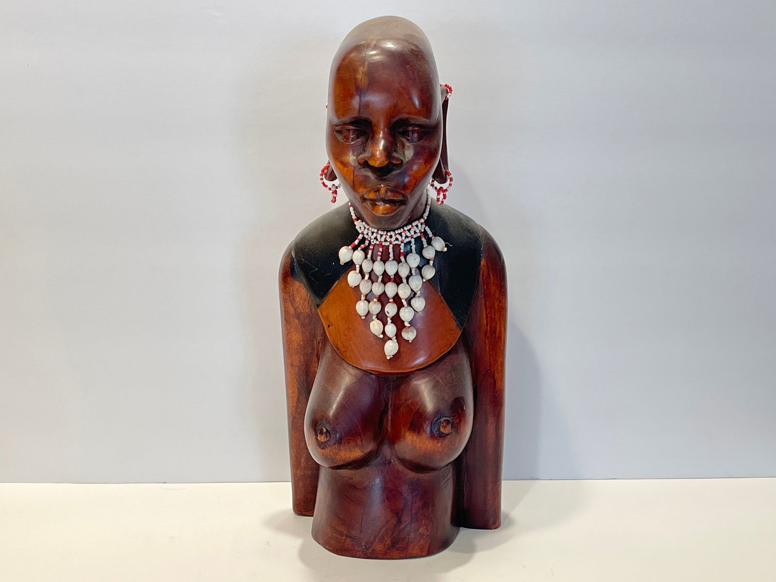 CARVED AFRICAN LADY (1 of 2)