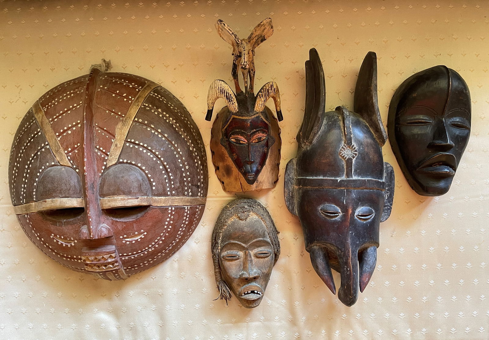GROUPING OF MISC. WOODEN CARVED MASKS (1 of 2)