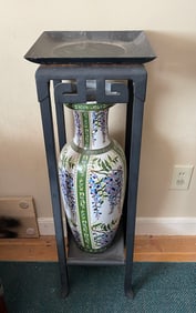 METAL STAND WITH VASE 12 X 12 X 36T