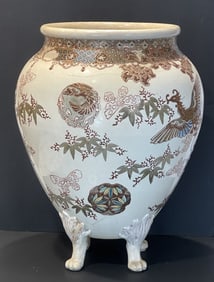 LARGE OVOID FOOTED VASE WITH DRAGONS 20 X 15