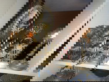 LARGE COLLECTIONS OF BRASS DECORATIVE ITEMS