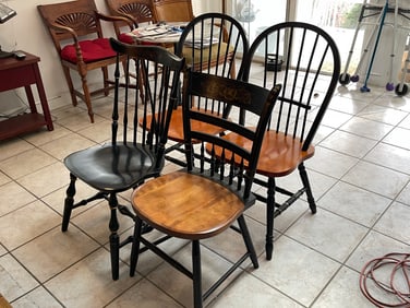 FOUR MISC SOLID DINING CHAIRS, ONE HITCHCOCK