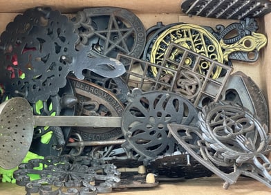 LARGE LOT OF IRON TRIVETS W ROOSTER IRON