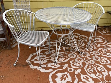 IRON TABLE WITH TWO CHAIRS 35 X 29