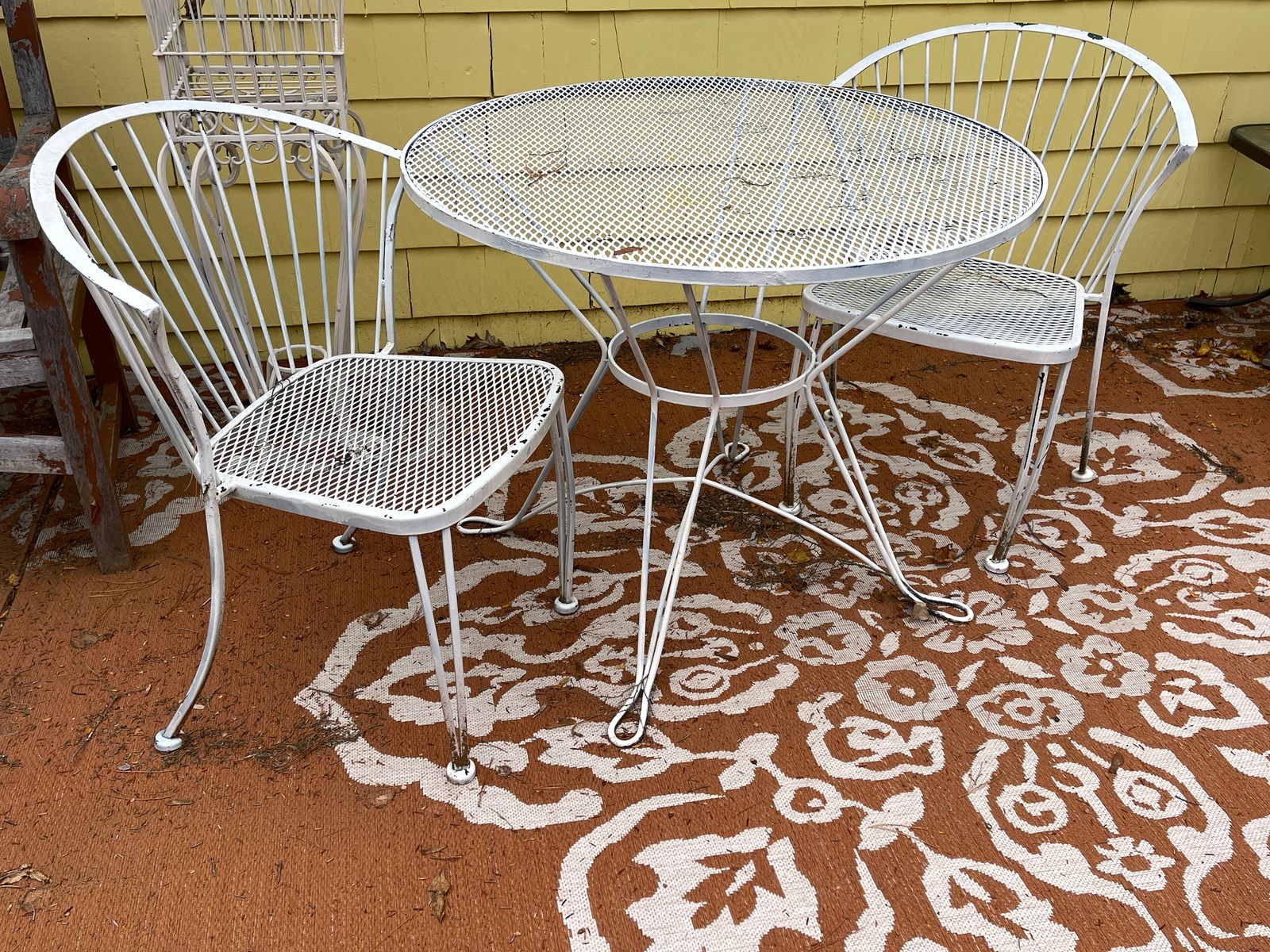 IRON TABLE WITH TWO CHAIRS 35 X 29 (1 of 1)