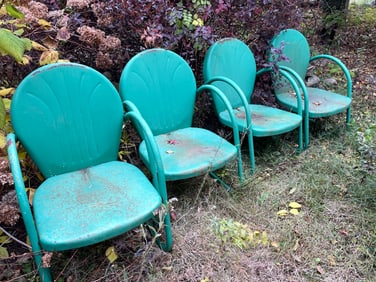 FOUR OUTSIDE METAL CHAIRS, 35 X 22 X 15
