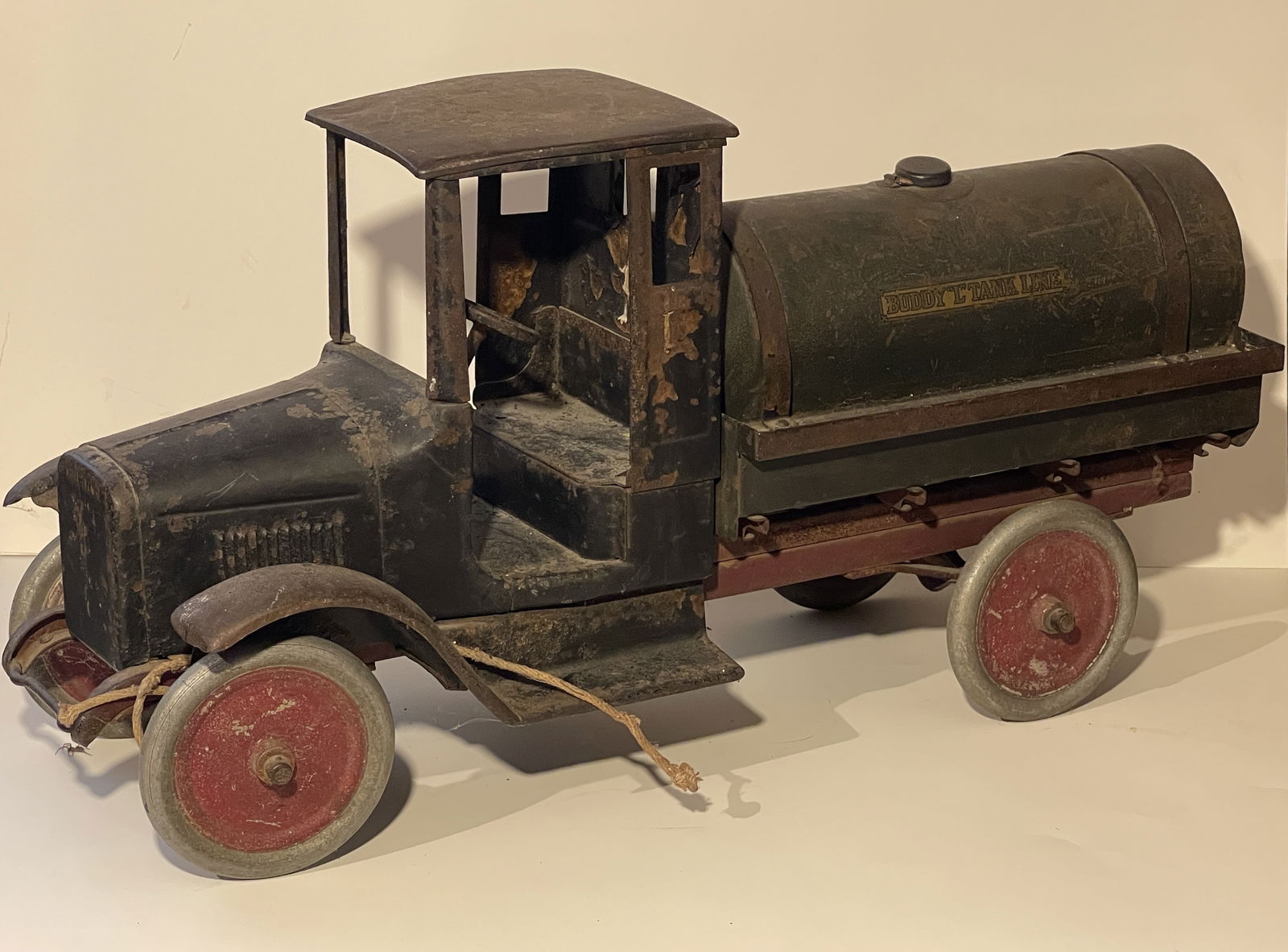 BUDDY L OIL TANKER TRUCK: BUDDY L OIL TANKER TRUCK