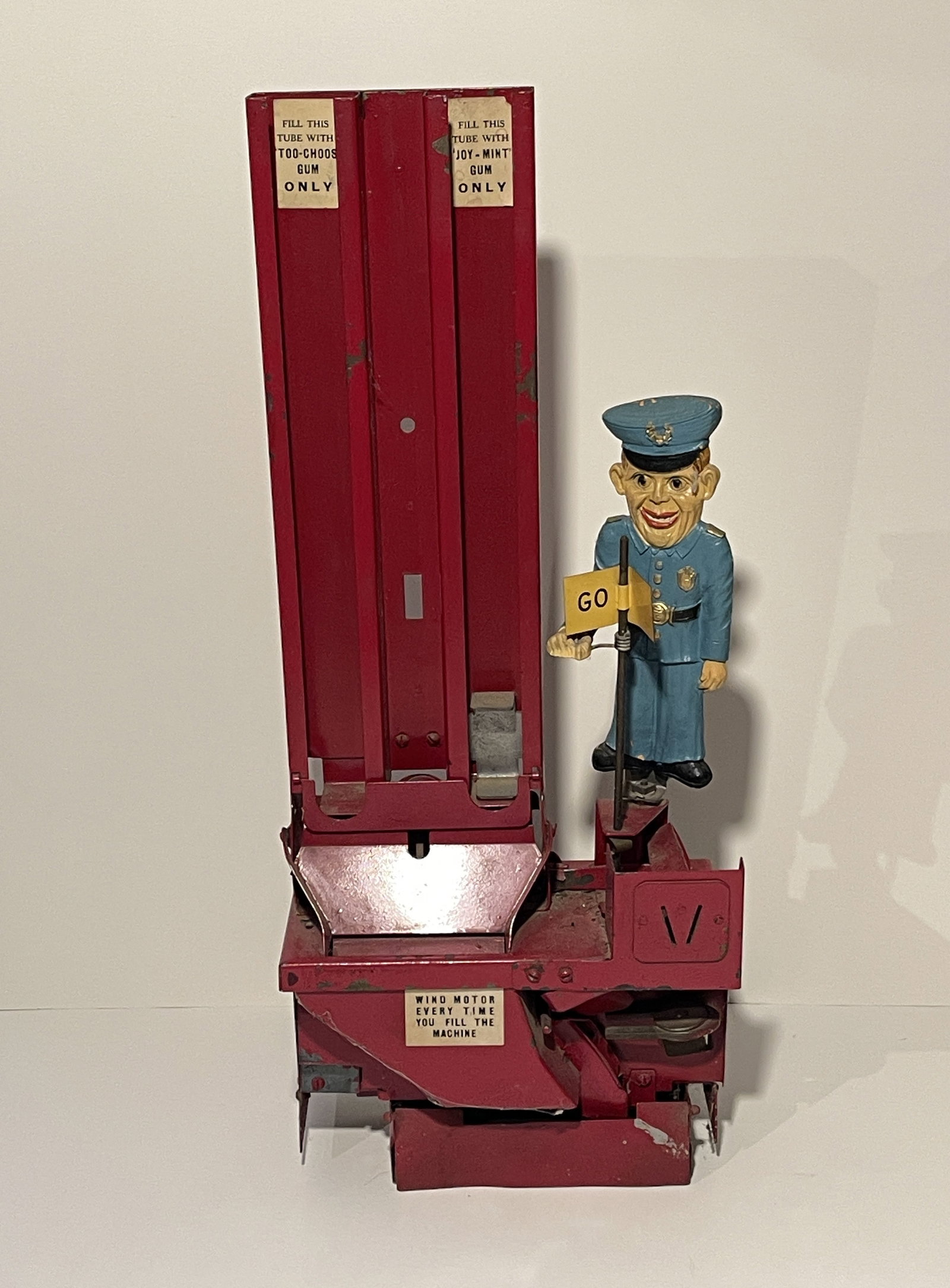 OLD WINDUP GUM MACHINE: OLD WINDUP GUM MACHINE