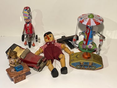 LOT OF VINTAGE TIN WINDUP TOYS