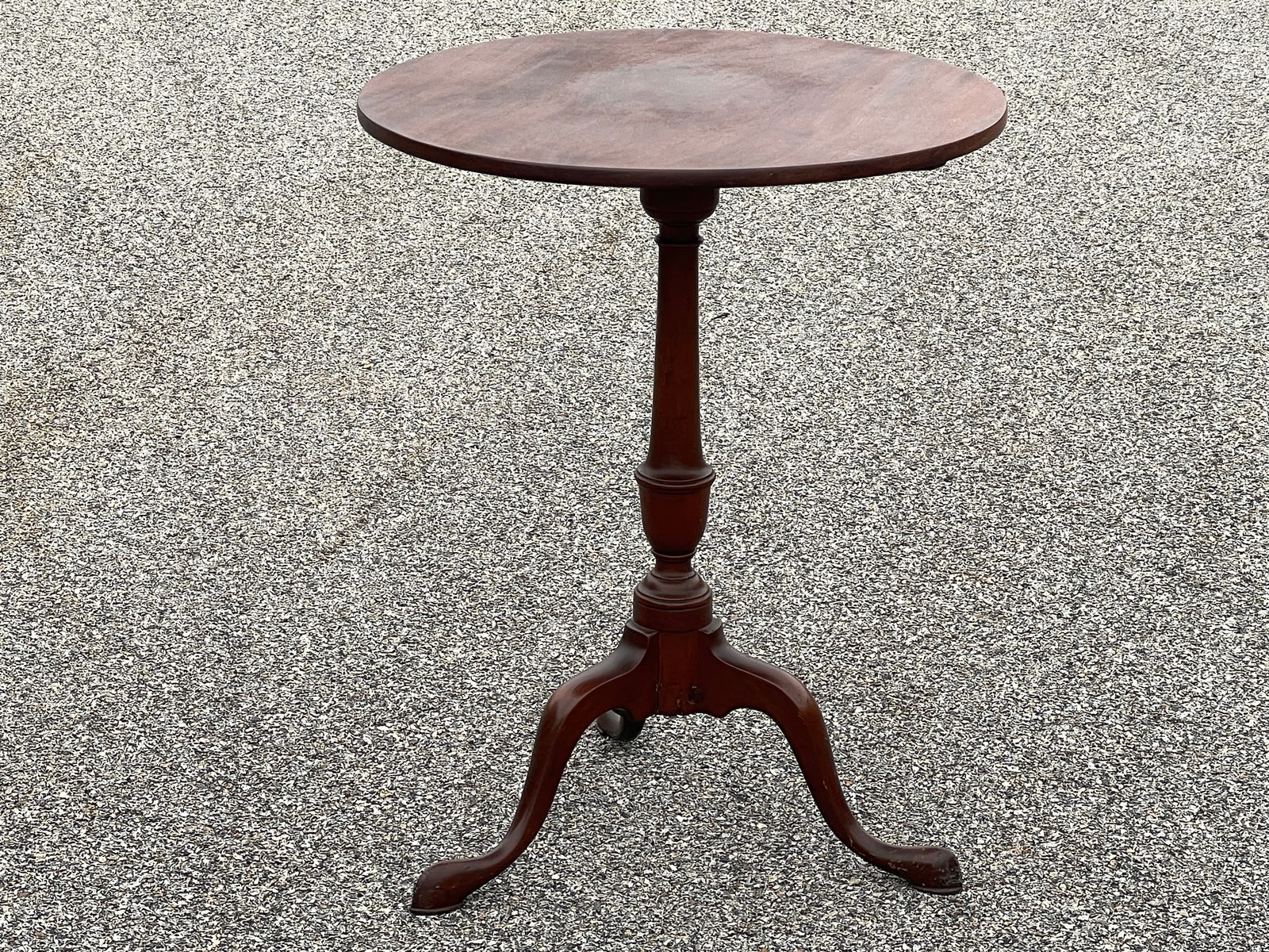 EARLY 18TH C LONG ISLAND NY TILT TOP TABLE CANDLE STAND URN SHAFT C.1740-1760 (1 of 6)