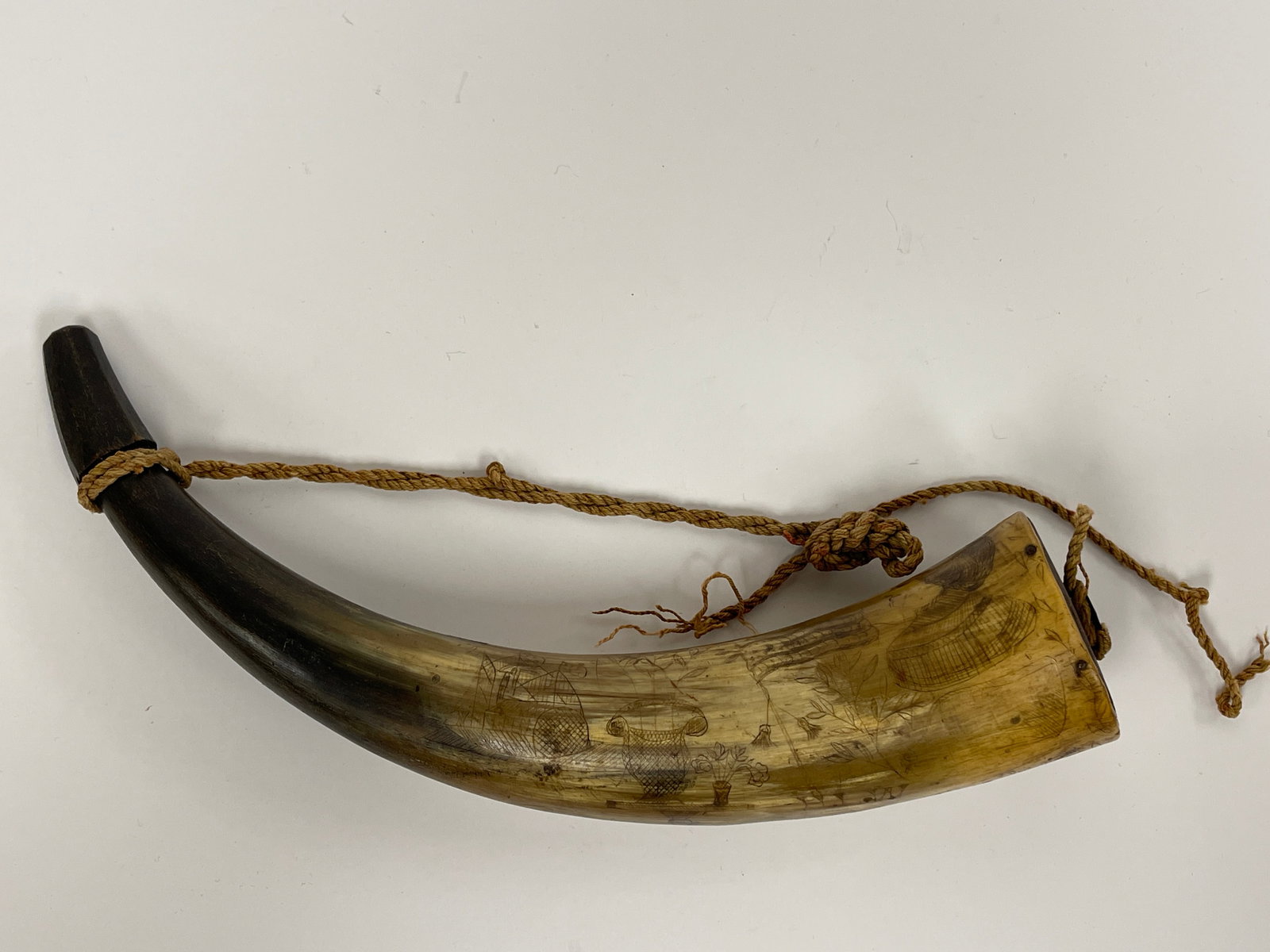 POWDER HORN FEMALE BUST "OLD GRAY HOUSE CAME OUT OF WILDERNESS (1 of 8)