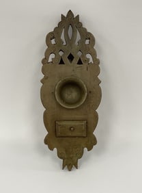 NEAT UNUSUAL PUTTY YELLOW PAINTED HANGING RACK HOLDING AN ORIGINAL EARLY BRASS OR BRONZE MORTAL