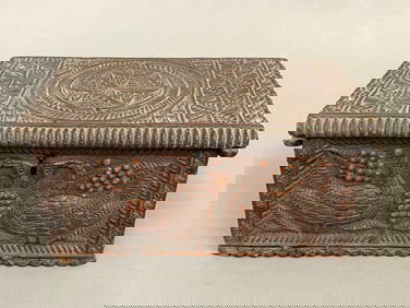 EARLY DIMINUTIVE CARVED BOX WITH GEESE, INTERIOR TILL, ORIGINAL SURFACE,8 X 5 X 4