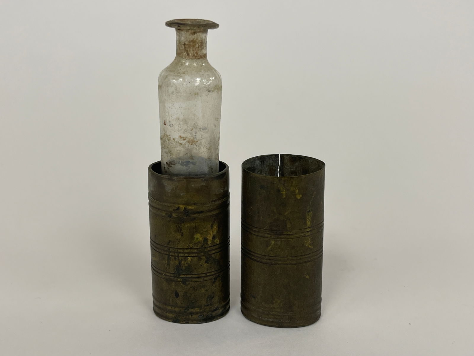 RARE REVOLUTIONARY WAR MEDICINE BOTTLE W/ BRASS CARRIER CASE (1 of 6)
